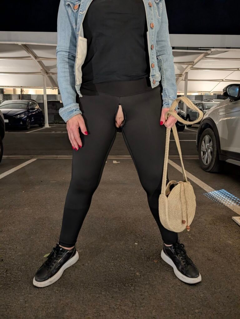 Legging sexy en public - parking